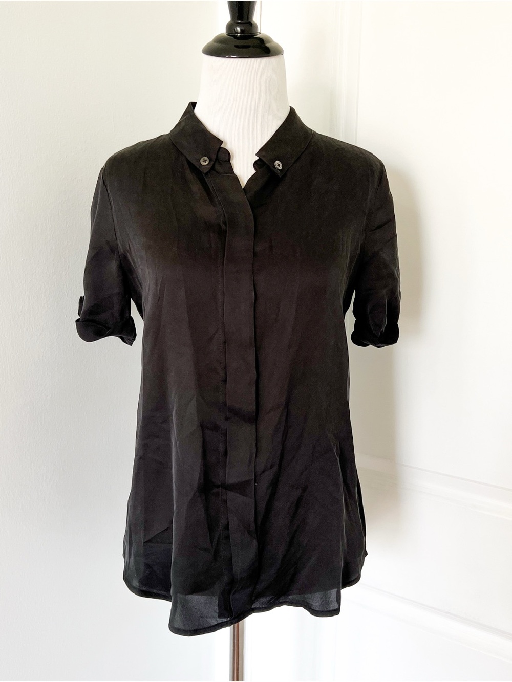 Theory Silk Black Short-Sleeve Button-Front Blouse - Size P
